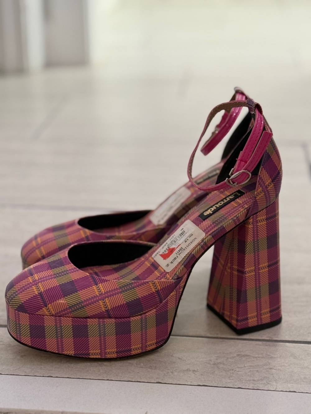 Larroudé Plaid Platform Heels – Pink Multi Statement Ankle Strap Pumps - size 9 - Picture 4 of 12
